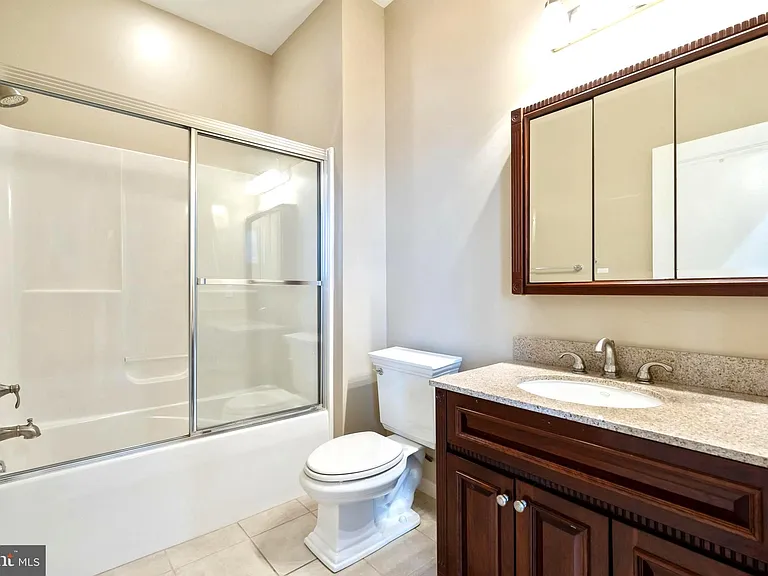 207 Rector St #2F — Photo 15