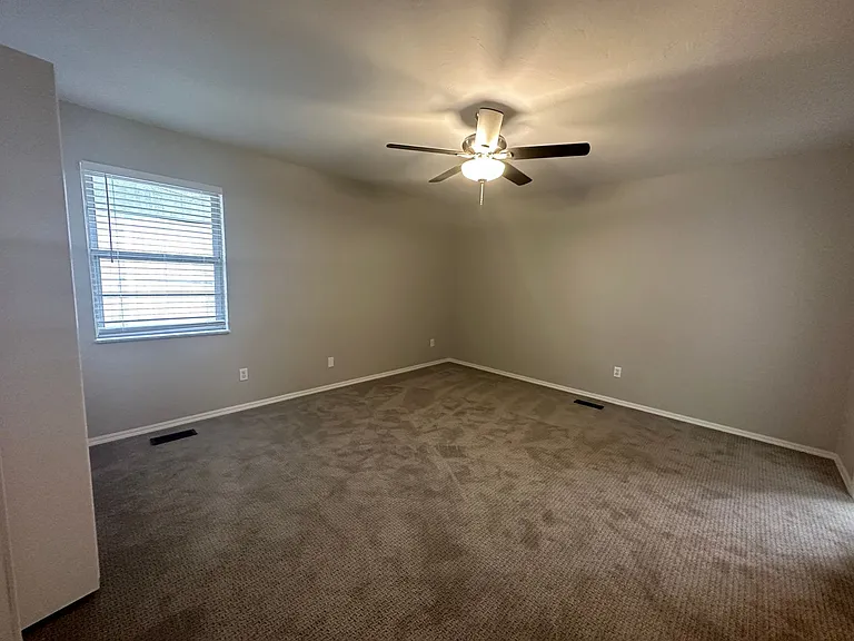 6102 N Ross Ave — Photo 16