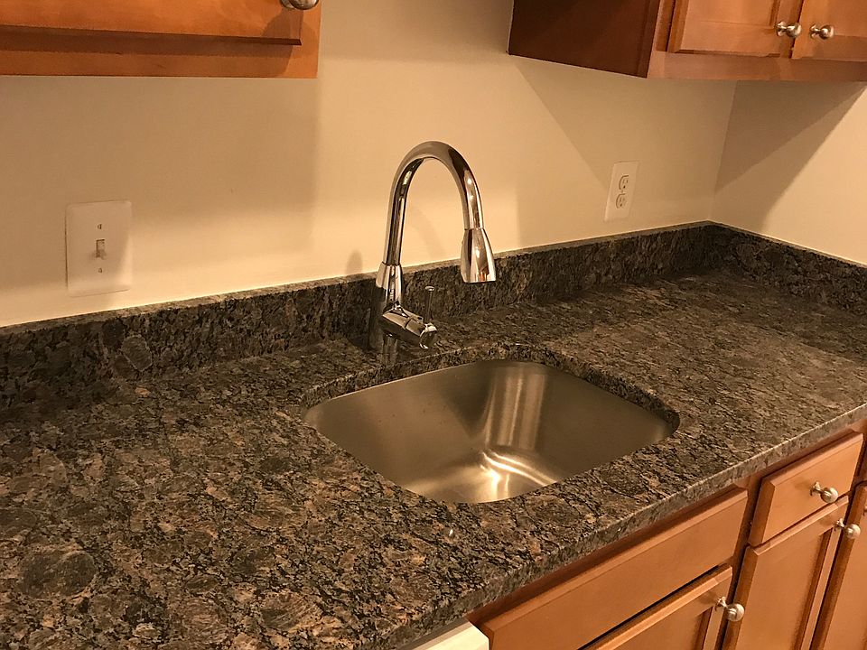 Newly remodeled w/ granite