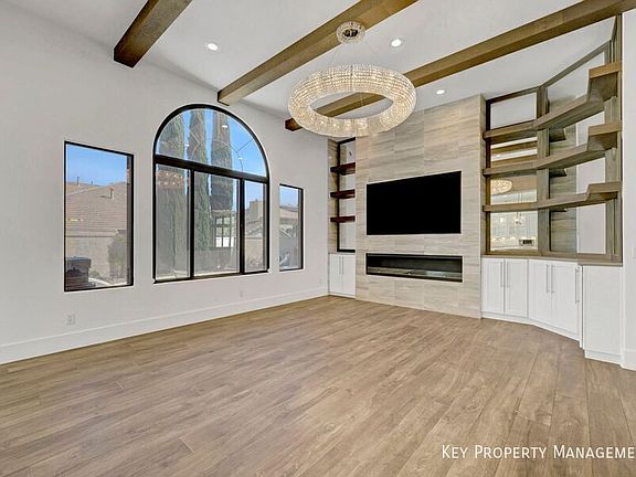 5th image of 304 Kingsclear Ct
