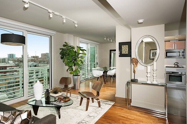 The Palms #900 - 555 4th St.