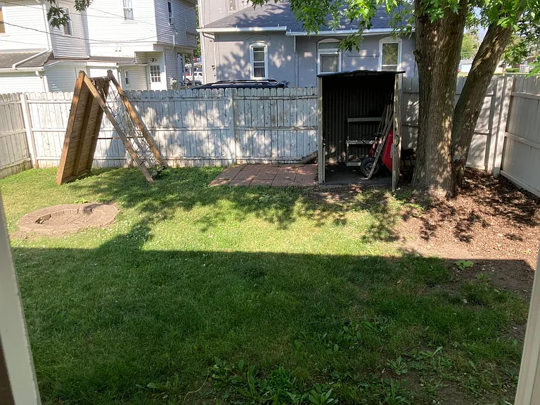 115 E Pine Ave — Photo 4