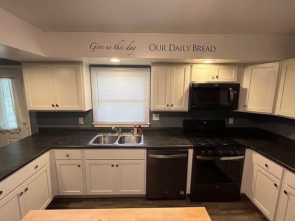 5th image of 16046 Brookside Dr