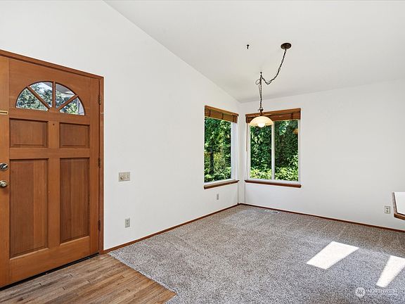 5th image of 2339 NE Meadowlark Circle