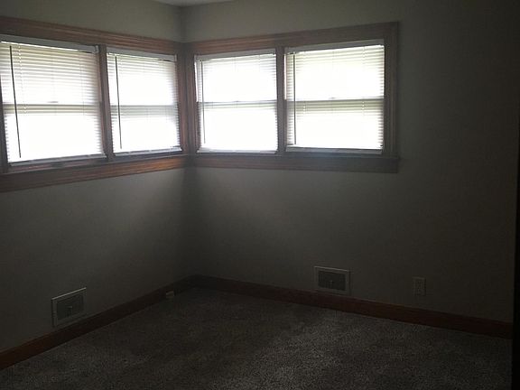 2nd image of 719 Warwick Dr