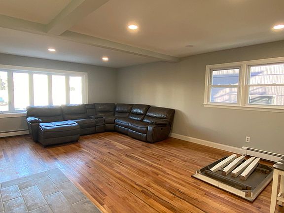 4th image of 322 Stewart Ave Floor 1