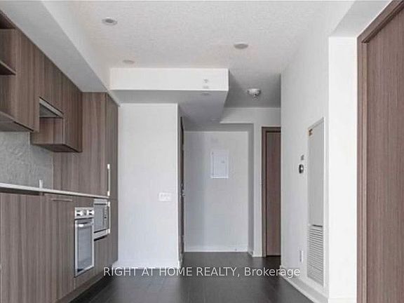 3rd image of 17 Bathurst St #3205