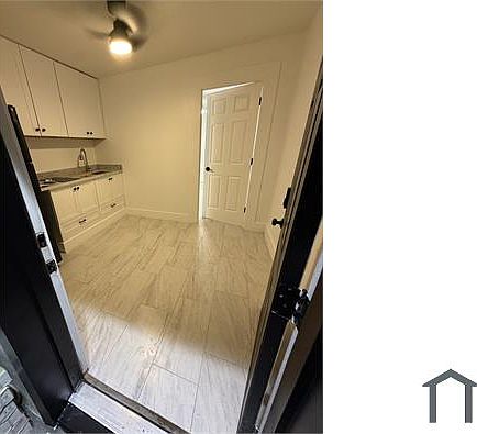 1st image of 4824 El Capistrano Dr #4