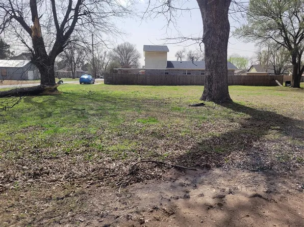 (undisclosed Address), Pauls Valley, OK 73075