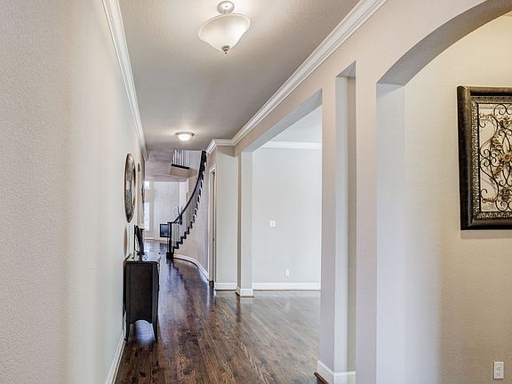 4th image of 112 Spear Ct