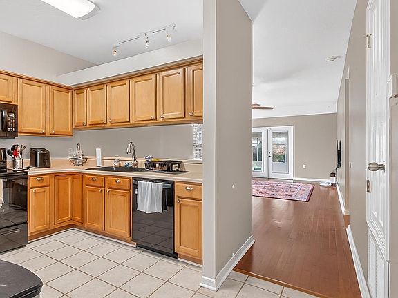 3rd image of 2380 Bur Oak Dr