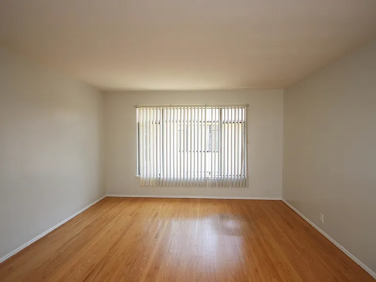 343 S Madison Ave #4 — Photo 18