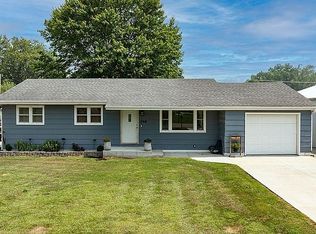 208 Water St, Center Point, IA 52213