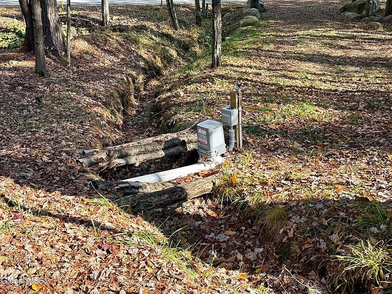 3rd image of 319 Snow Rd Road