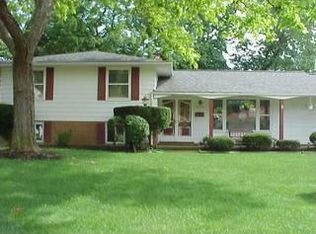 4856 Delevan Dr, Lyndhurst, OH 44124