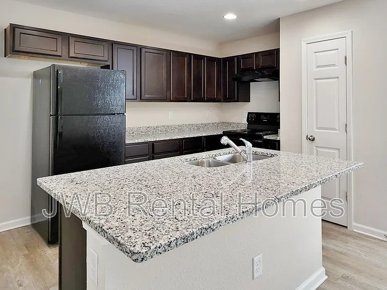 8816 Jasper Ave — Photo 2