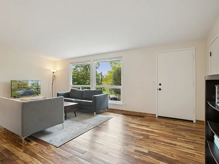 3485 S Fleetwood Dr — Photo 5