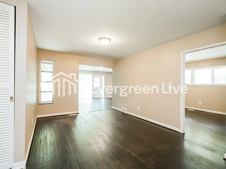 7973 Kirkland Dr — Photo 7