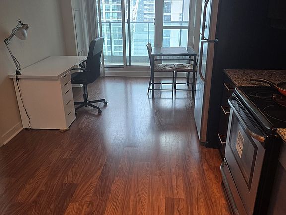 3rd image of 33 Bay St #2305
