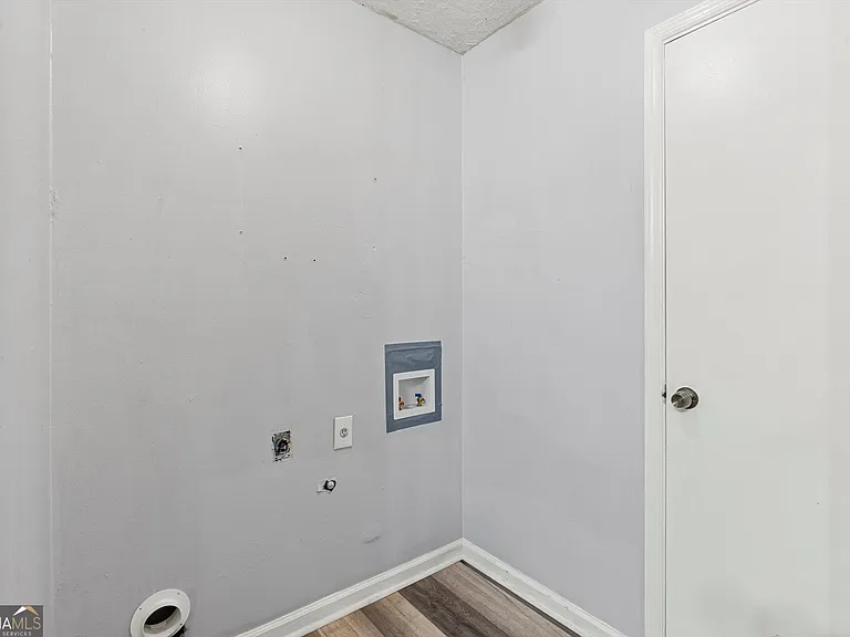 991 Brandon Hill Way — Photo 19