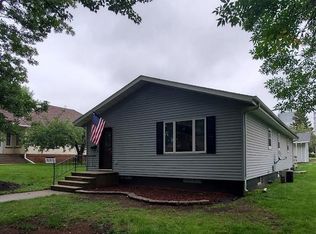 1421 2nd Ave N, Windom, MN 56101