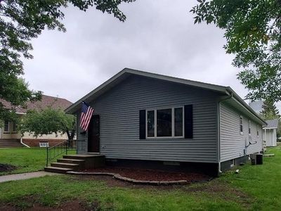 1421 2nd Ave N, Windom, MN, 56101