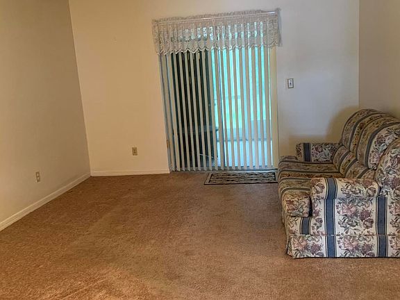 5th image of 3048 Sir Hamilton Cir #3