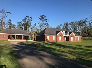 2097 River Rd, Sneads, FL 32460