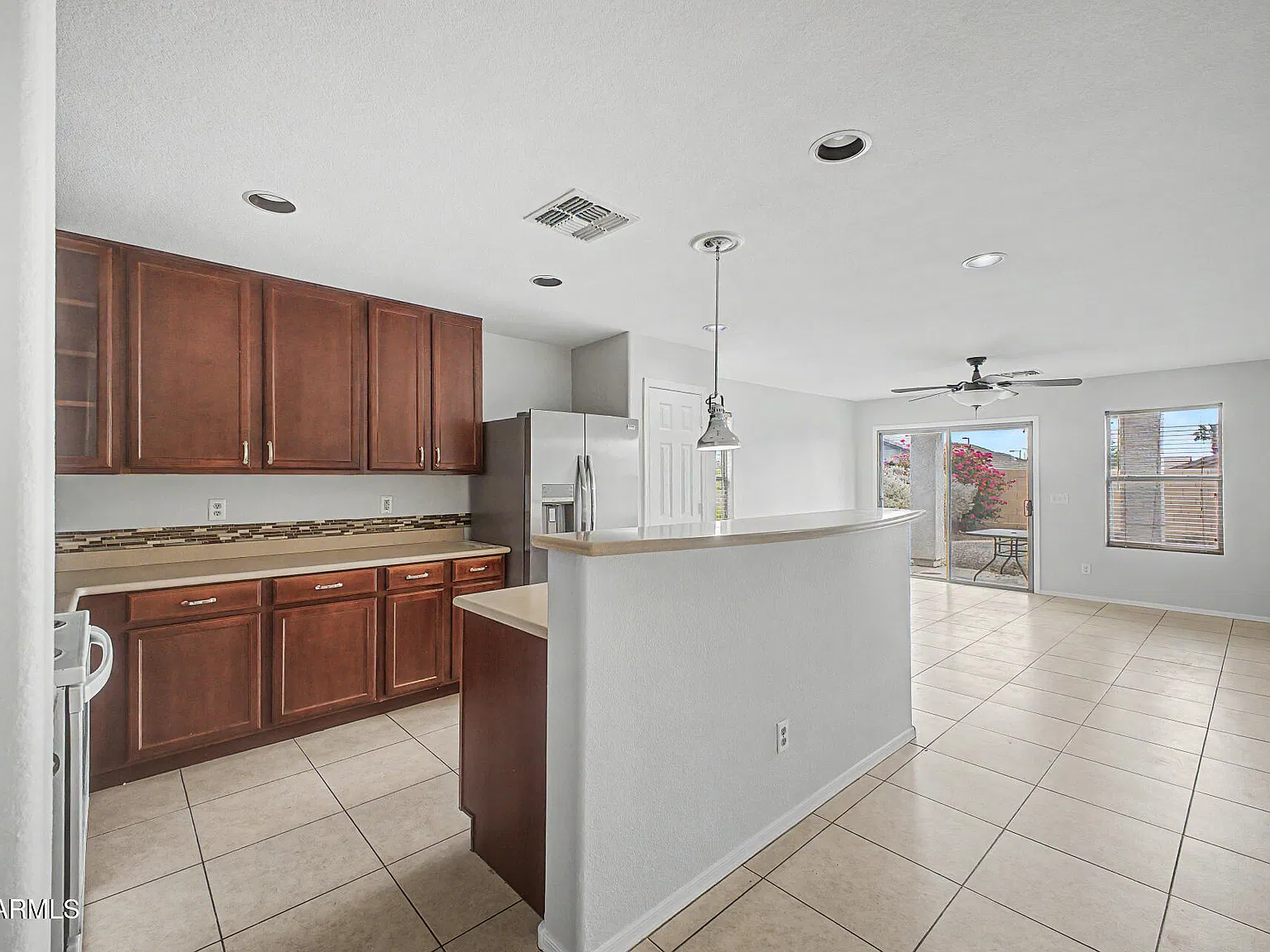 3 bed, 2.0 bath, 1552 sqft, $1,800 — Photo 4