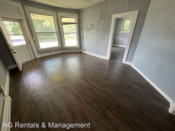 4th image of 2525 S Clinton St #8867709