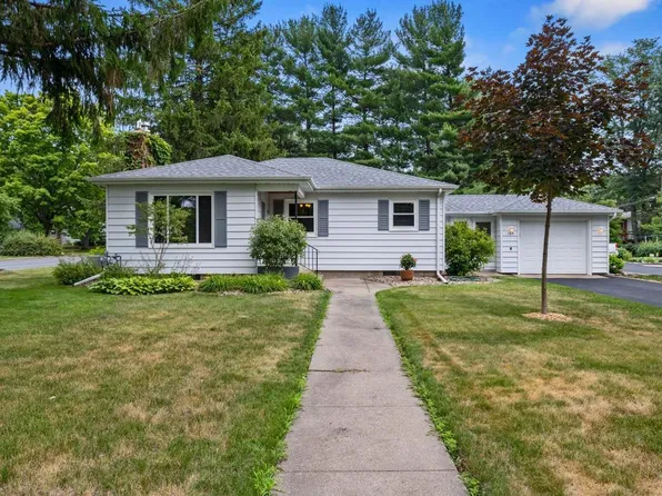 104 7th St S, Hudson, WI 54016