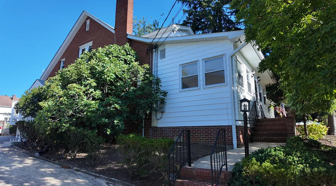3 bed, 1.5 bath, 1550 sqft, $3,795 — Photo 1