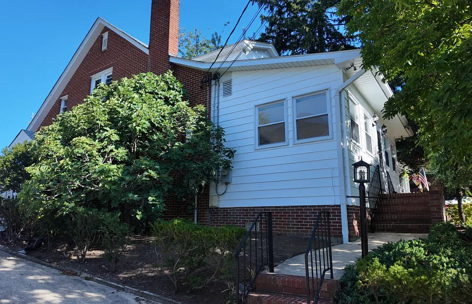 111 Woodlawn Ave #A