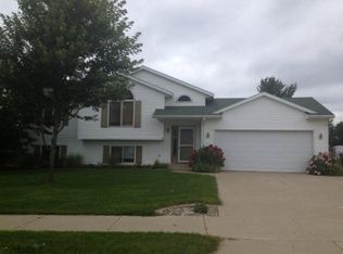 411 Sunbrook St SE, Grand Rapids, MI 49508