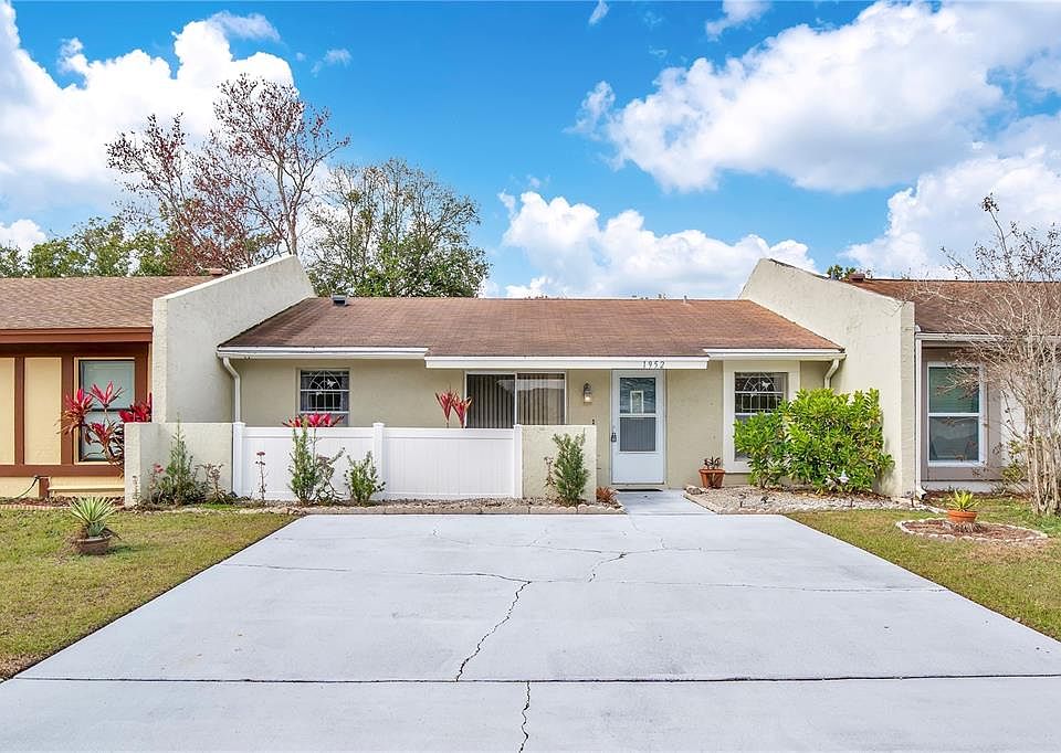 1st image of 1952 Spring St