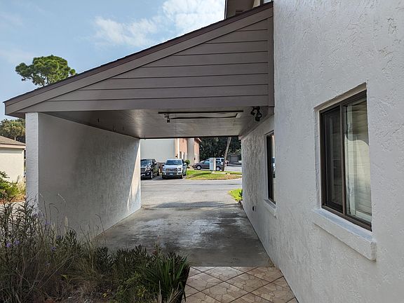 5th image of 6901 N Lagoon Dr Unit 10
