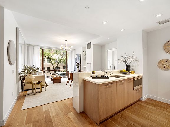 4th image of 230 E 20th St #23