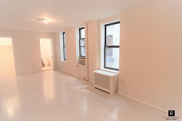 Rented by R New York | media 21