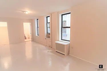 Rented by R New York