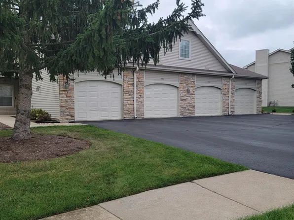 7703 Creek Bnd, Rockford, IL 61114