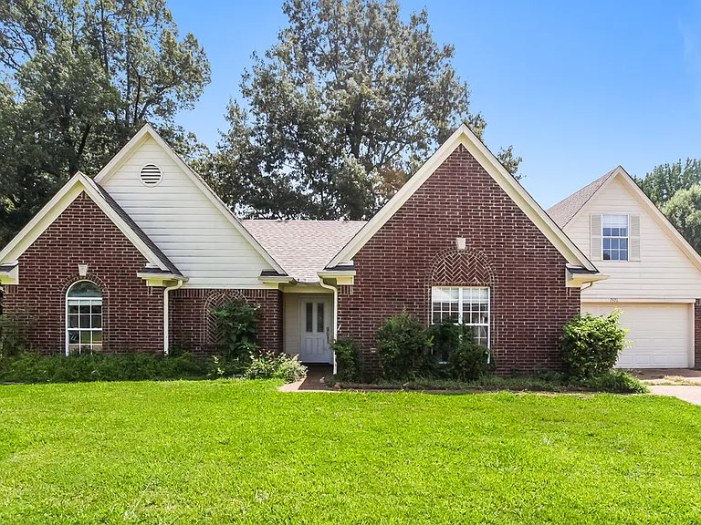7576 Delta Lakes Blvd — Photo 1