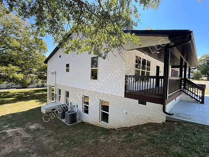 307 N Catawba St — Photo 21