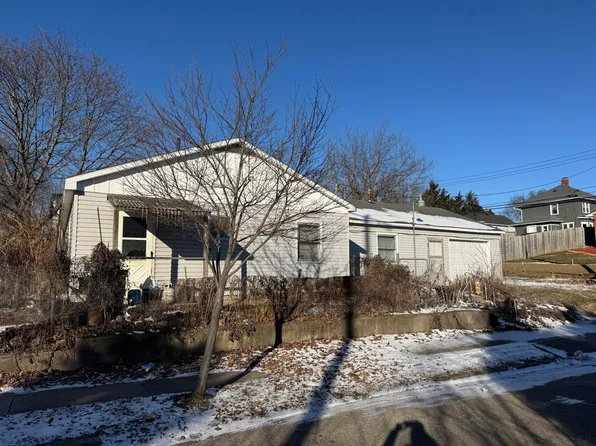 372 Ridge Rd, Springfield, OH 45503