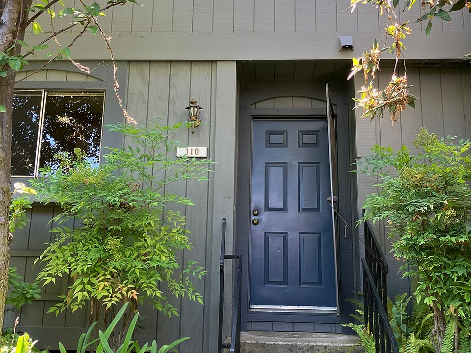 1st image of 110 Gazania Ct