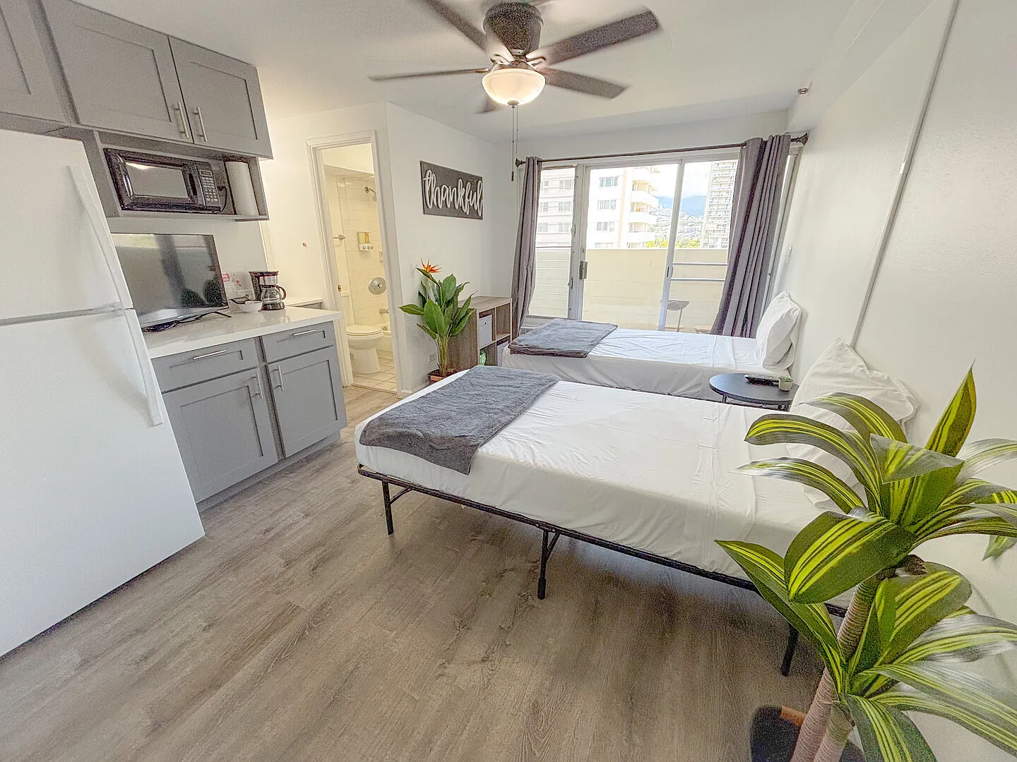 Refreshing Kuhio Village Studio — Photo 1