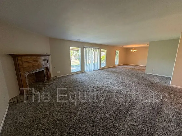 4230 W Grove Ct — Photo 26