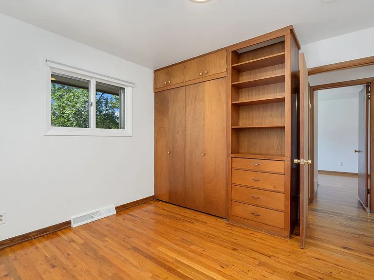 1305 S Lemay Ave — Photo 11