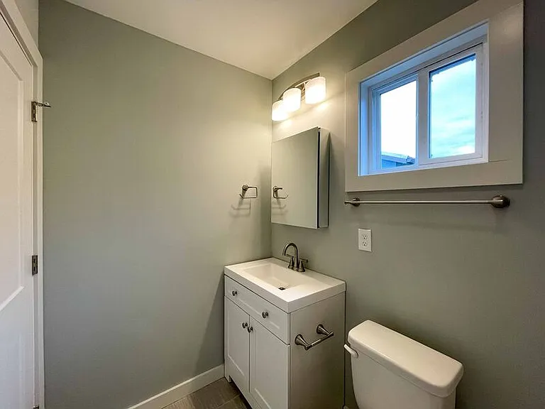 56 W Cascade St — Photo 13