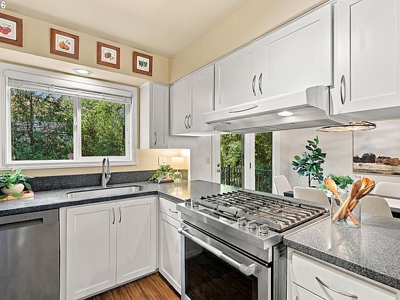 5th image of 4816 SW Caldew St