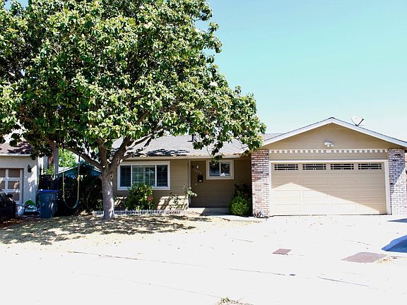 2nd image of 2674 Flintwood Ct